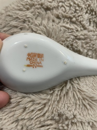 Vintage Jingdezhen Famille Rose Soup Spoon Butterfly Floral Beautiful - Picture 6 of 7