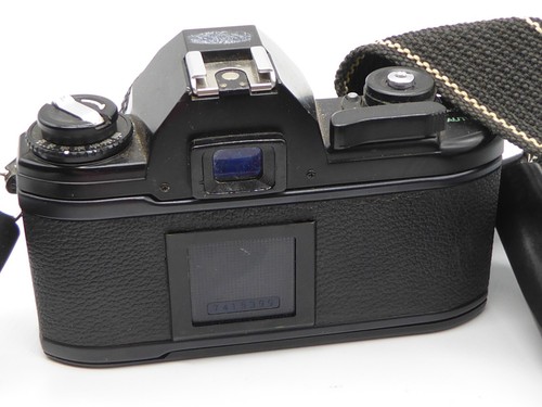 Nikon EM 35mm Classic Film SLR + Nikon 50mm F1.8 Lens - Clean, Good & Tested - Picture 5 of 8