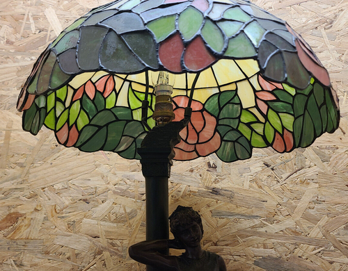 Lámpara figurativa mesita de noche estilo Tiffany grande 64 cm - Imagen 4 de 8