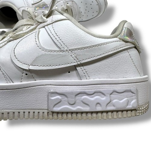 Scarpe Nike Air Force 1 Fontanka triple bianche iridescenti DQ5021-100 - Foto 12 di 16