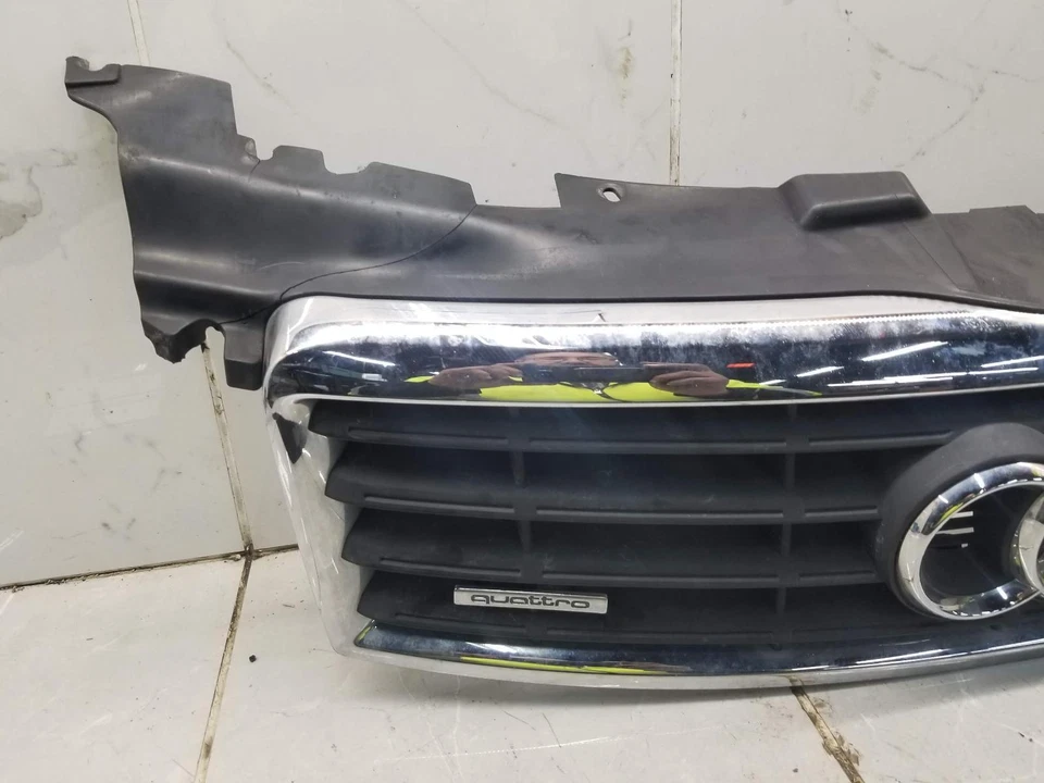 *REPAIRED TOP SECTION* 2004 AUDI A8 UPPER MAIN BUMPER GRILLE W/ AUDI LOGO #08705 Foto 3 de 4