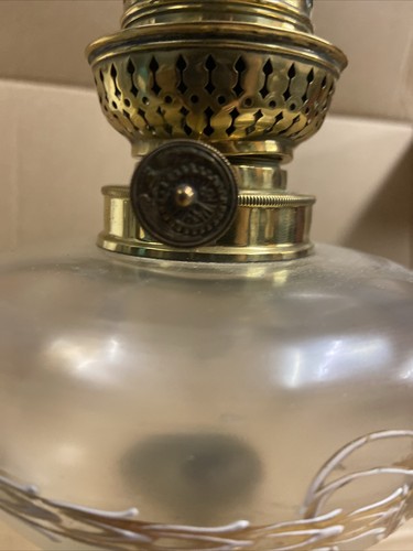 Lampe À Pétrole En Verre Avec Pied En Métal Doré XX Eme Siècle - Imagen 9 de 12