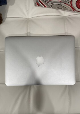 Apple MacBook Pro A1502 13.3 inch Laptop - MF841LL/A (March Apple MacBook Pro A1502 13.3 inch Laptop - MF841LL/A (March