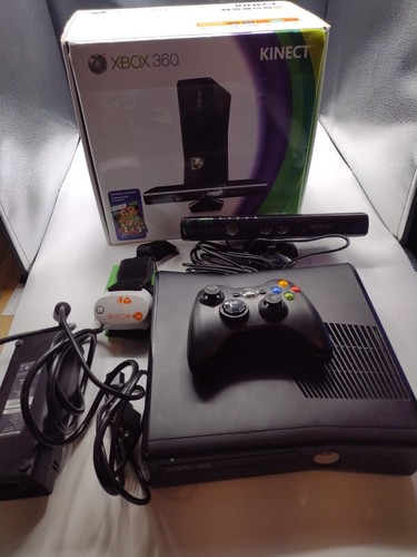 XBOX 360 S KINECT 4GB  Sensor, Instructions No box one controller - Picture 1 of 5