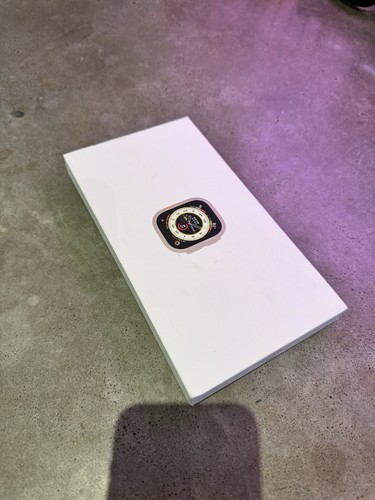 Apple Watch Ultra 49mm tytanowa obudowa średnia (GPS + komórka) - Zdjęcie 2 z 5