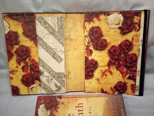 The Rose Labyrinth by Titania Hardie - Bild 7 von 9