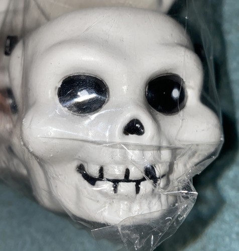 6 Vtg Halloween Skull Candy Baskets Pails Buckets Skeleton NEW - Bild 3 von 4
