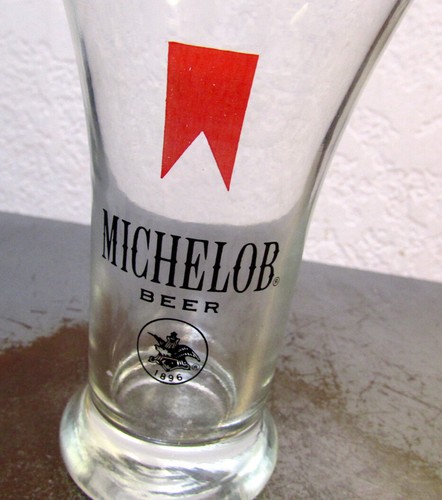 Michelob Bier kleineres Bierglas, tolles Logo, lustiges Sammlerstück - Bild 3 von 3