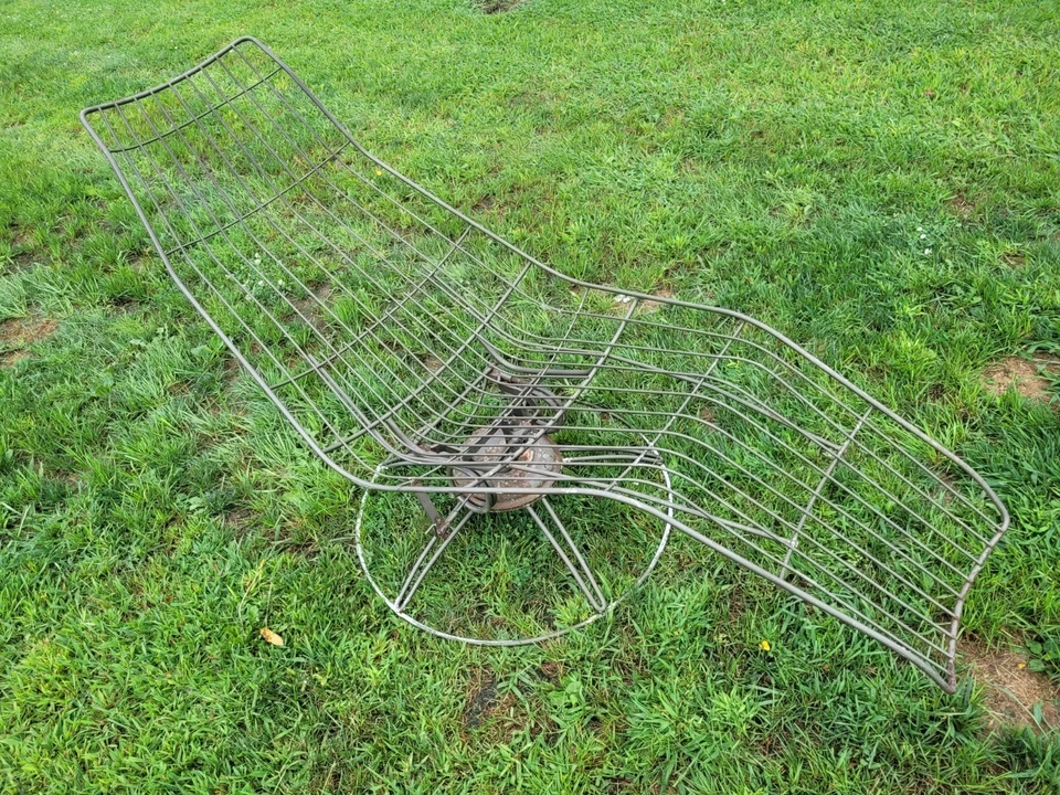 Homecrest Bare Iron Retro Vintage Banana Lounger Pati Lounge Chair - Image 2 of 4