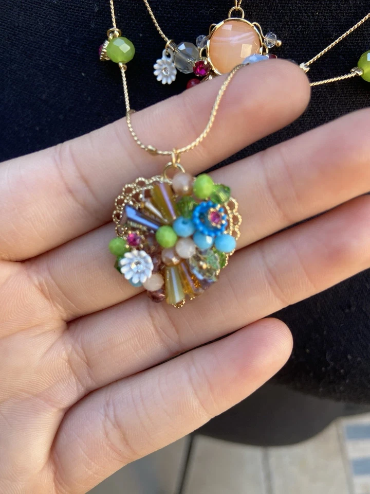 Colar de corrente Betsey Johnson Illusion misto de strass flor coração camadas - Imagem 2 de 3