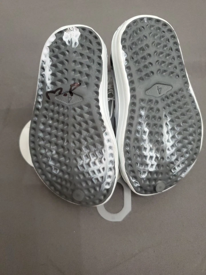 Zapatos zuecos Koalababy talla 4 (9-12mos) gris/blanco sin cordones nuevos con etiquetas Foto 4 de 4