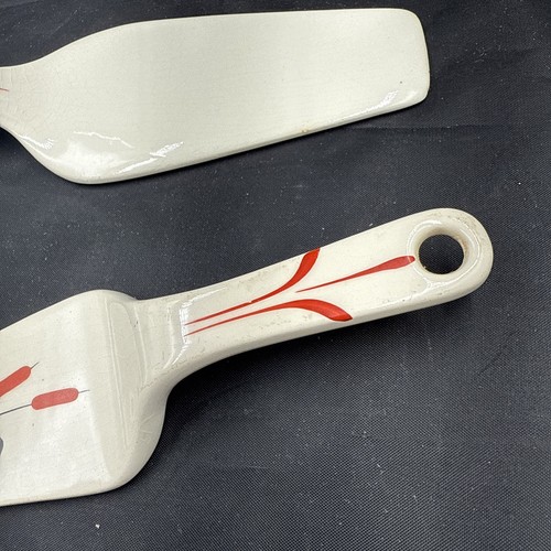 Universal Pottery SEARS & ROEBUCK RED CATTAIL 8 3/4" DESSERT PIE CAKE SERVER - Foto 3 di 7