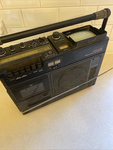 Vintage Hitachi K-50L TV Radio Cassette Recorder With Monitor Vintage Tech PROP - Picture 18 of 23