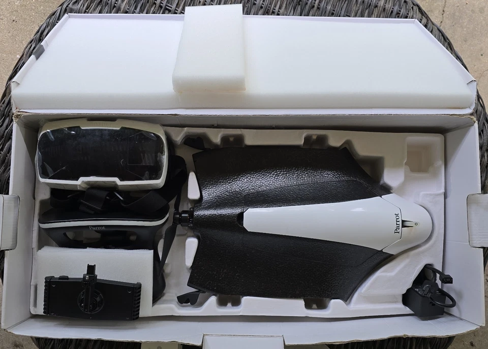 Parrot Disco FPV Drone - Image 3 of 4