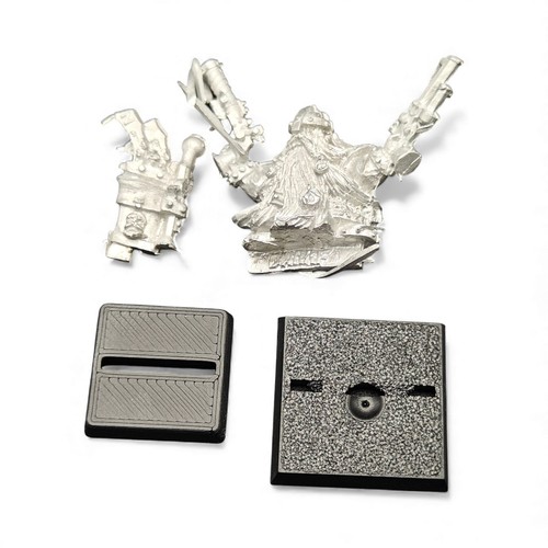 Dwarfs Engineer with Pistols and backpack Warhammer Fantasy Metal 2005 - Picture 1 of 6