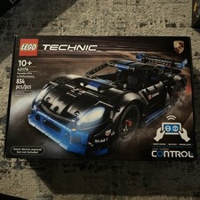 LEGO TECHNIC: Porsche Gt4 E-Performance Race Car (42176)