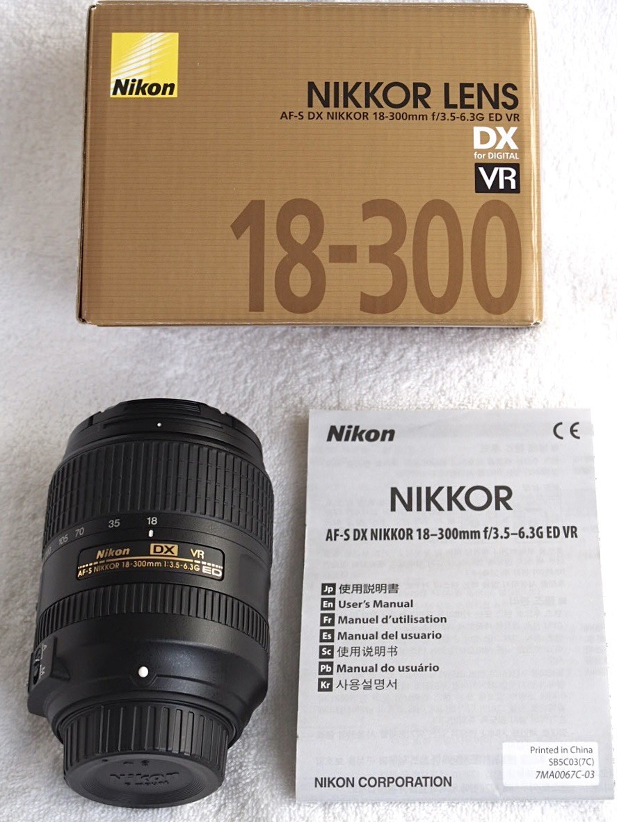 Nikon AF-S DX Nikkor 18-300mm f/3.5-6.3G ED VR Zoom Lens Box :Pristine Condition
