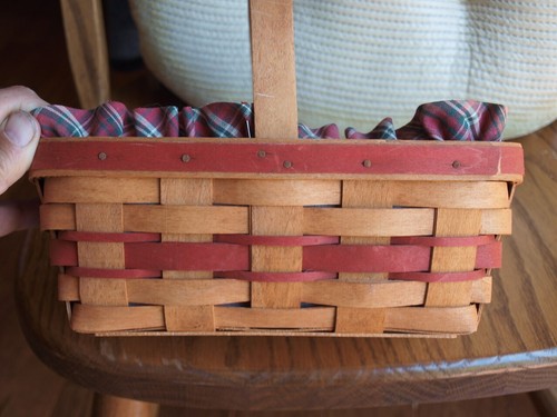 Longaberger Basket 1990 Christmas Collection Red Gingerbread w/ Liner 10x6x4 VGC - Picture 6 of 6