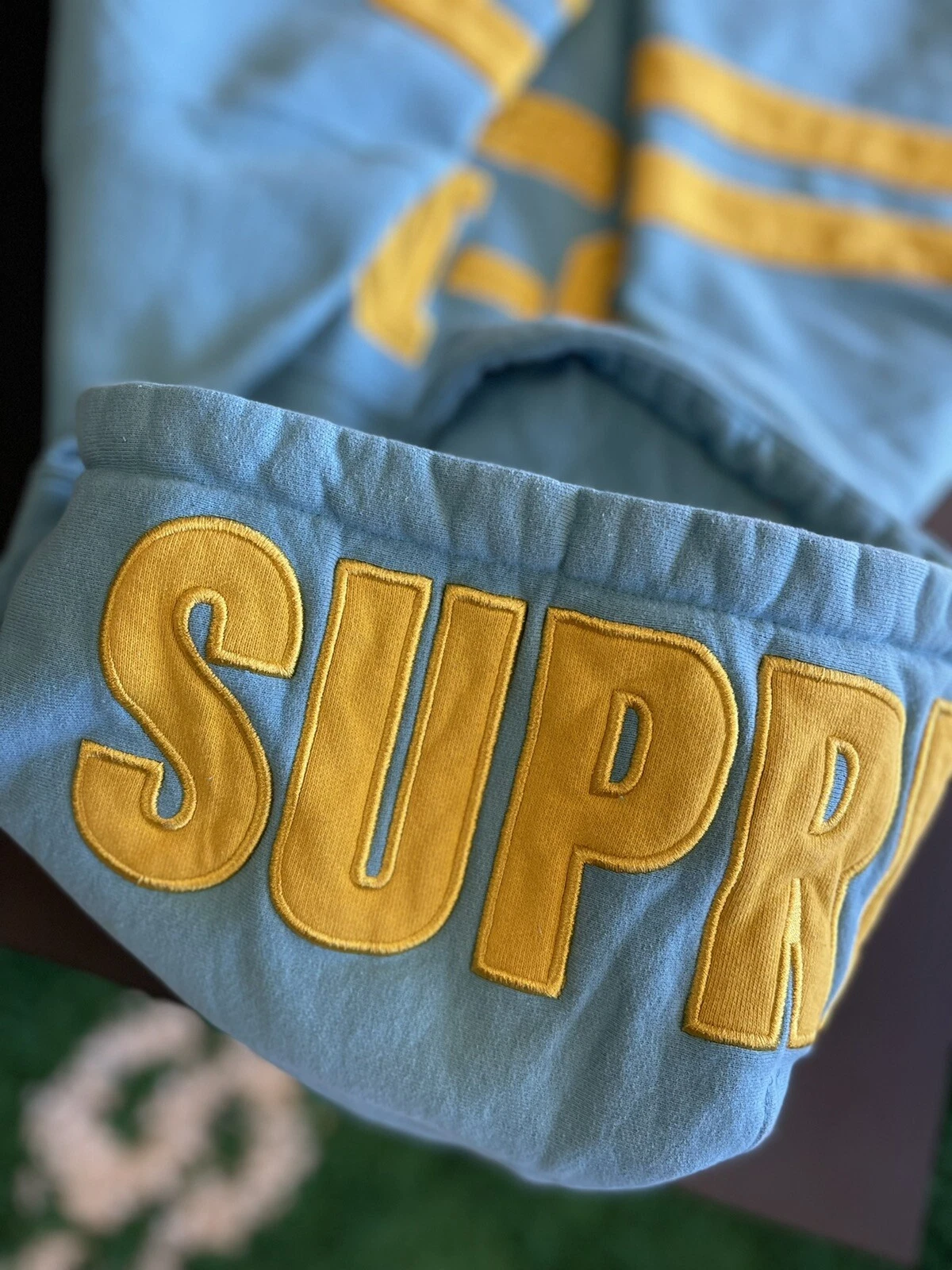 Felpa con cappuccio Supreme US NY leggera Aqua FW22 taglia media autentica!