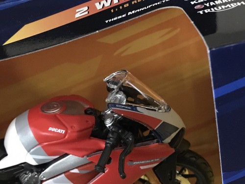 DUCATI PANIGALE V4 S CORSE SPORT BIKE 1:18 REPLICA NEW MAISTO MOTORCYCLE MODEL - Picture 9 of 12