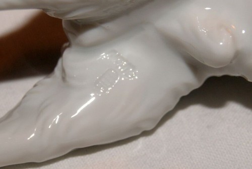 AUGARTEN WIEN Porzellan - Figur / Hund, Foxterrier, 1. Wahl, unbeschädigt ! - Bild 4 von 4