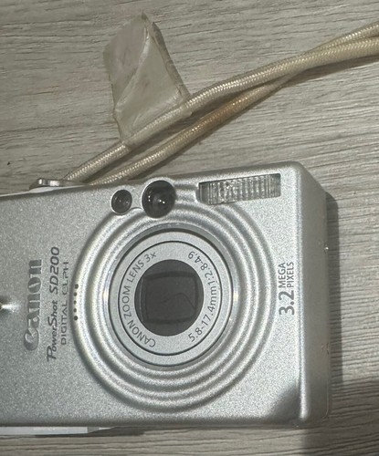 Vtg CANON PowerShot SD200 Digital Elph 3.2MP 3x Zoom FOR PARTS/REPAIR UNTESTED - Picture 8 of 16
