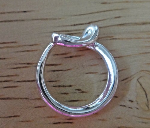 15x17mm Cursive Alphabet Lowercase Letter Initial o Sterling Silver Charm - Picture 1 of 4