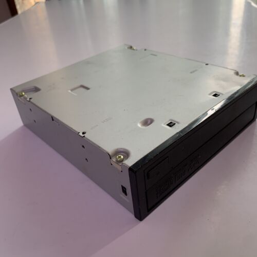 Toshiba DVD Writer Burner 5.25" Internal Drive SATA TS-H653 - Picture 2 of 4