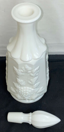 Westmoreland PANELED GRAPE WHITE *13" DECANTER & STOPPER* PG125 - Picture 2 of 2