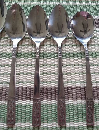 Lot of 9 Pieces Vintage Customcraft Fleur de Lis CUS3 Stainless Flatware - Picture 9 of 14