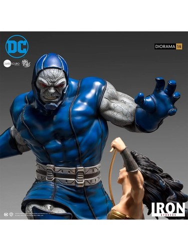 Iron Studios Wonder Woman Vs Darkseid Statue DC Studios Justice League 1/6 Scale - Picture 7 of 11