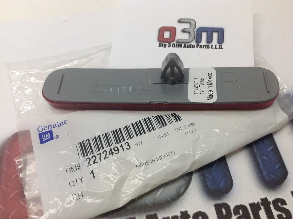 Chevrolet HHR 2006-2011 parachoques trasero derecho del pasajero reflector rojo nuevo OEM Foto 2 de 2