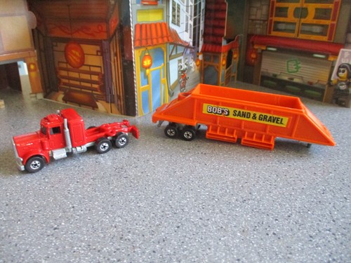 VINTAGE HOT WHEELS STEERING RIG RED PETERBILT AND TRAILER WW SHIPPING
