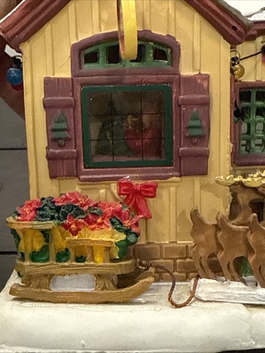 LEMAX Coventry Cove “Noel’s Christmas Shop” 2009 #95818 Christmas Village House - Picture 4 of 14