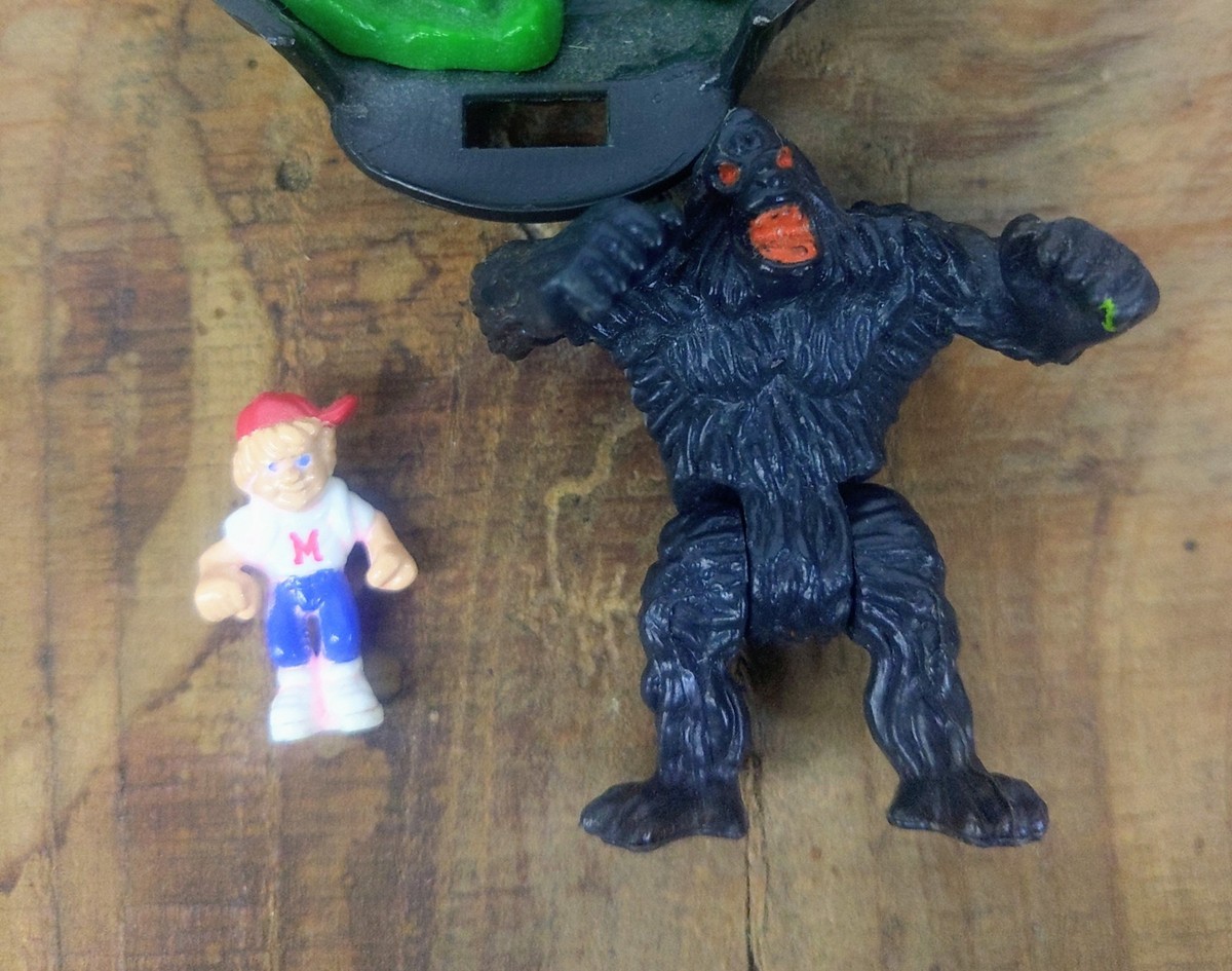 Complete Mighty Max Tangles with the Ape King Doom Zone