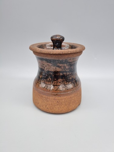 A Michael (Mick) Casson Studio Pottery Waisted, Lidded Pot. - Picture 3 of 15