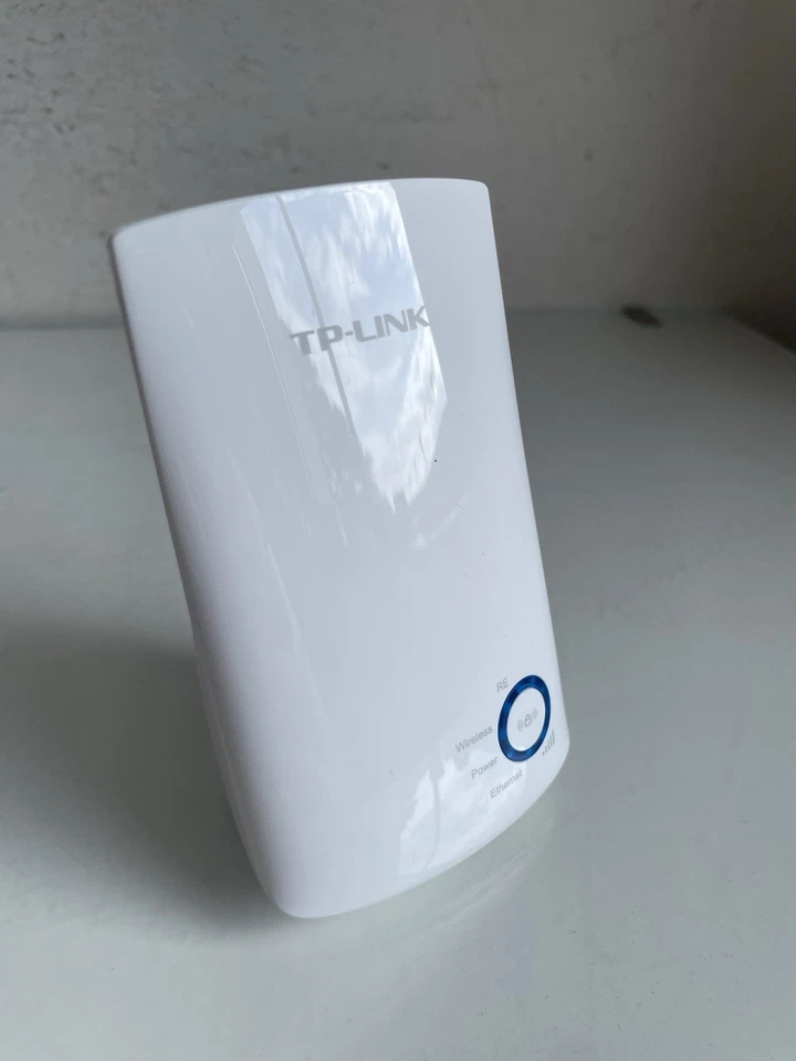 TP-LINK TL-WA850RE Universal Wireless 300Mbps  Wi-Fi Range Extender - White - Image 4 of 4