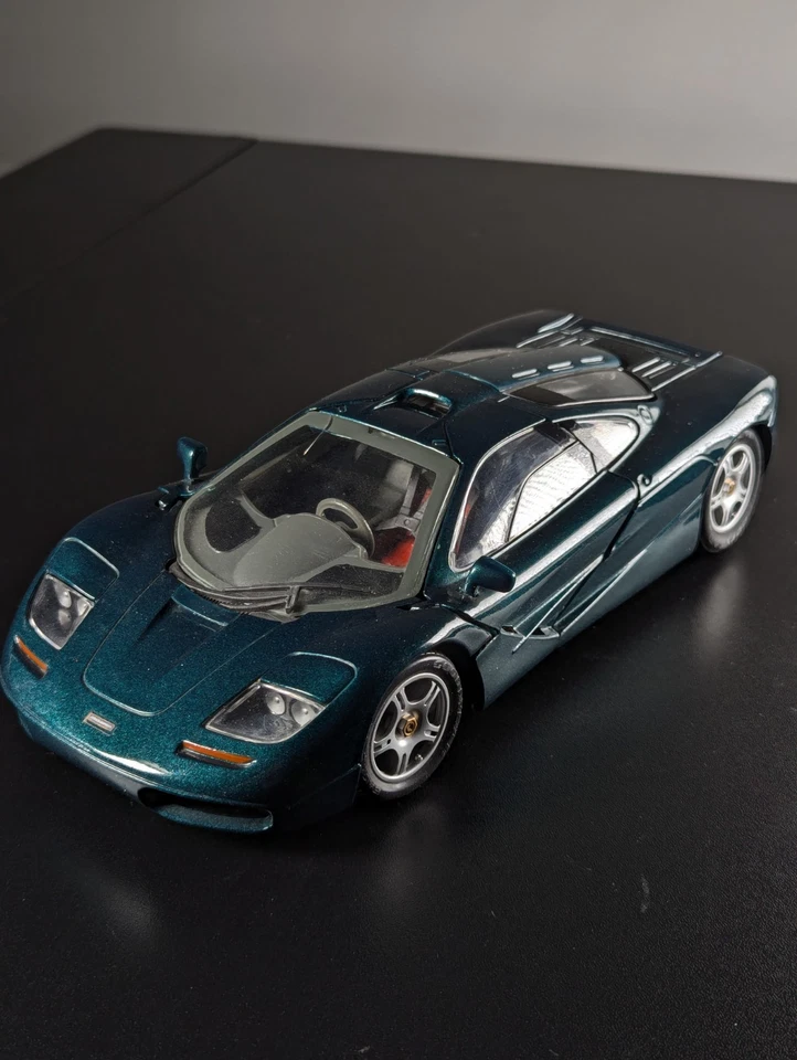 Coche modelo McLaren F1 escala 1:18 Maisto diecast verde británico Foto 3 de 4