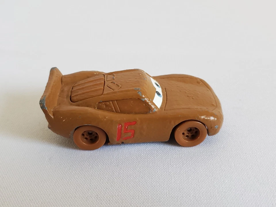 Disney Cars 3 Flash McQueen N°15 Corsa Di Fango Thunder Hollow 1/55 Metallo BE - Immagine 4 di 4
