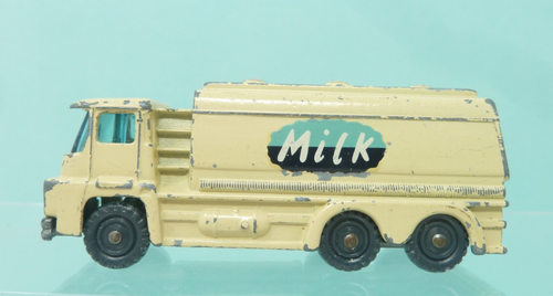 HUSKY GUY WARRIOR MILK TANKER No17 - Picture 5 of 8