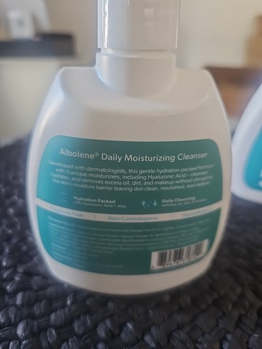 Albolene Hydrating Daily Cleanser w/ Hyaluronic Acid Fragrance Free 10 oz Pump - Picture 2 of 2