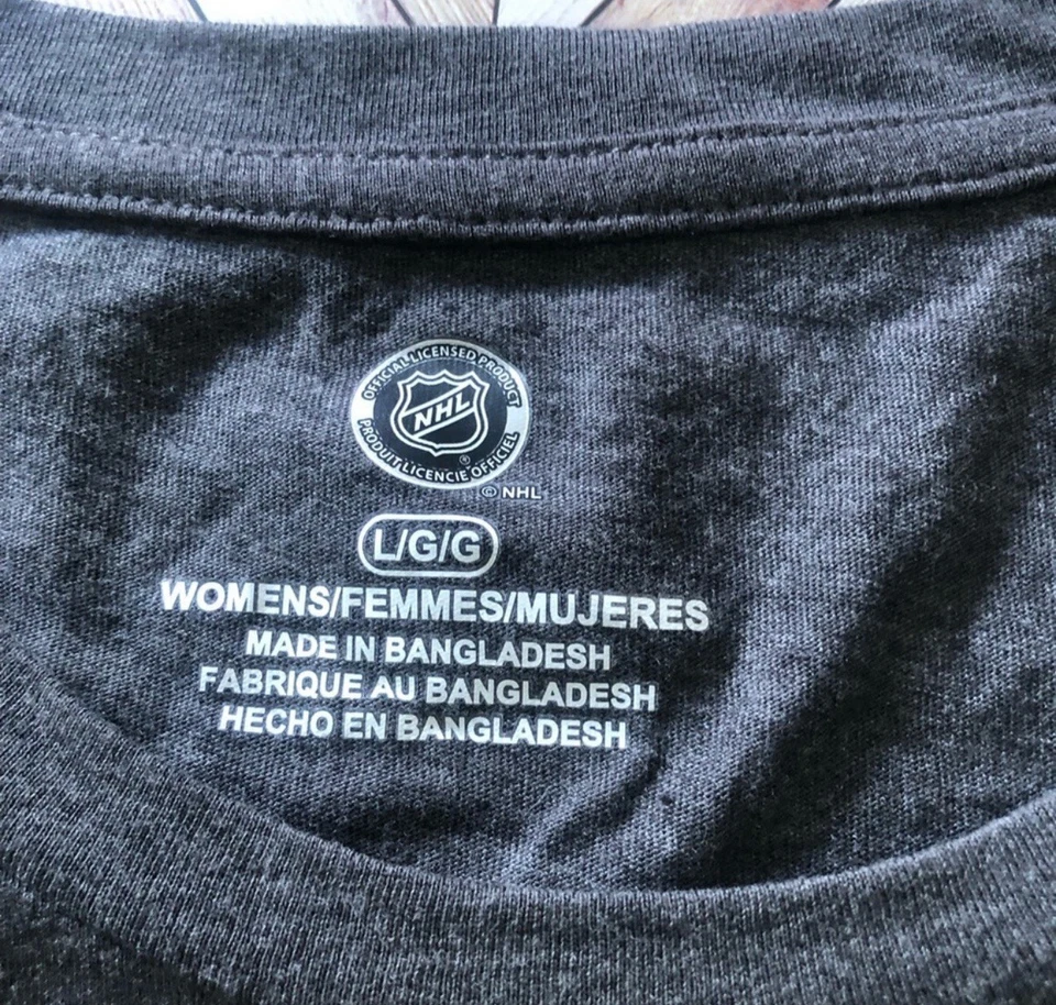 NHL Pittsburgh Penguins Official Crew Neck Women’s Short Sleeve Tee Size Large - Image 4 of 4