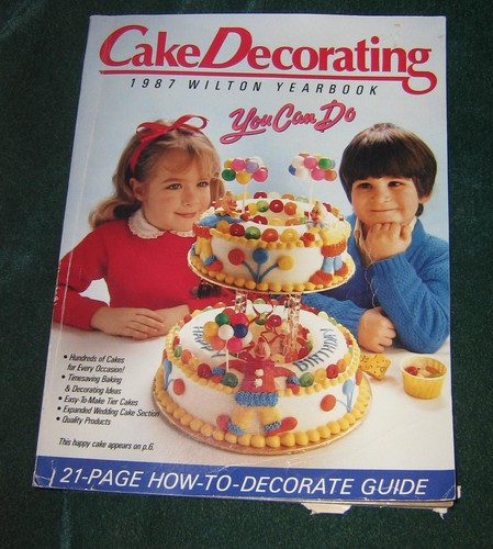 WILTON CAKE DECORATING BOOKS  - SOFT COVERS - 1970'S & 80'S - Picture 2 of 10