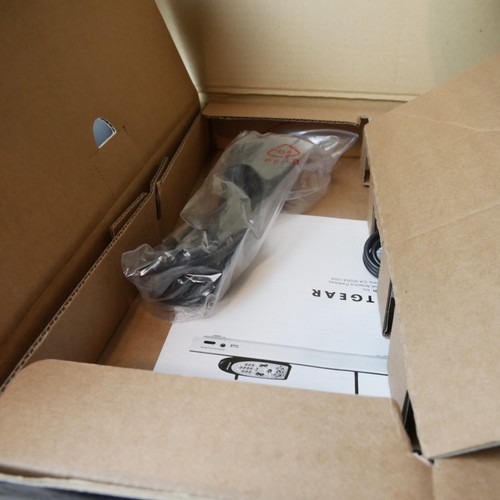 Netgear Model EVA700 Entertainer Network Media Streamer NEW READ DESCRIPTION - Picture 5 of 18