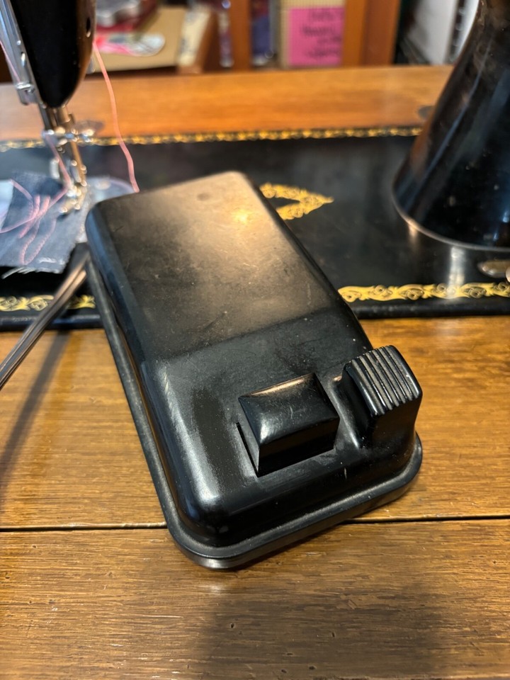 VintageSINGERAJ462852ANTIQUE Sewing Machine1950MotorSEWS GREAT