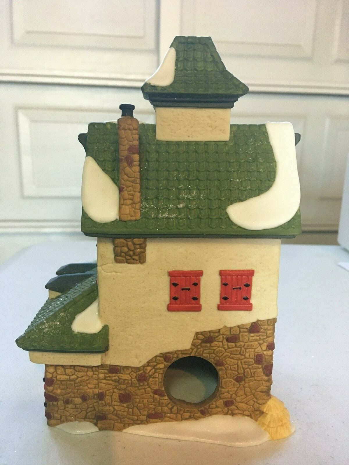 Department 56 North Pole Series "Reindeer Barn" #56015 - Picture 2 of 4