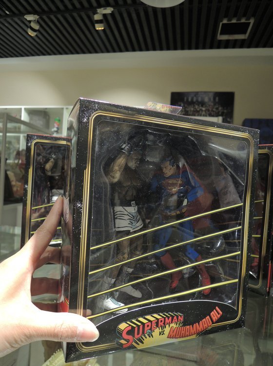 NECA Superman vs Muhammad Ali 7”Action Figure NECA Superman vs Muhammad Ali 7”Action Figure
