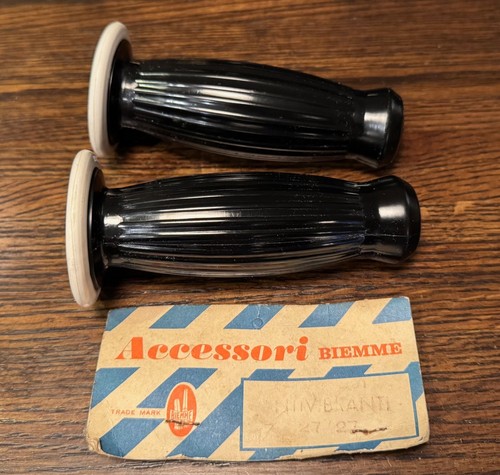 Lambretta 125cc L LD 27mm Biemme Balloon Hand Grips *NOS* - Picture 1 of 2