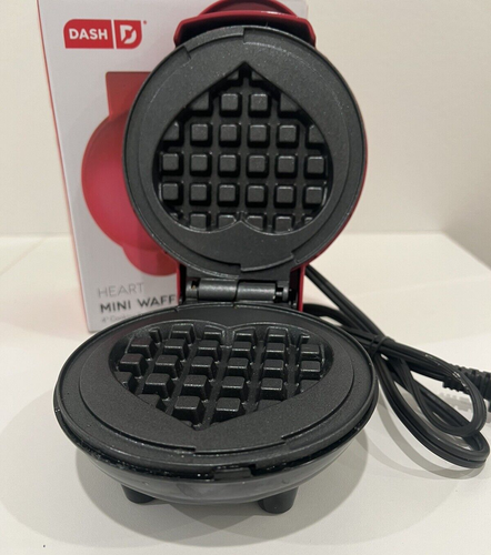 Dash Express Heart Mini Waffle Maker Red 4" Non Stick Brand New - Picture 2 of 10