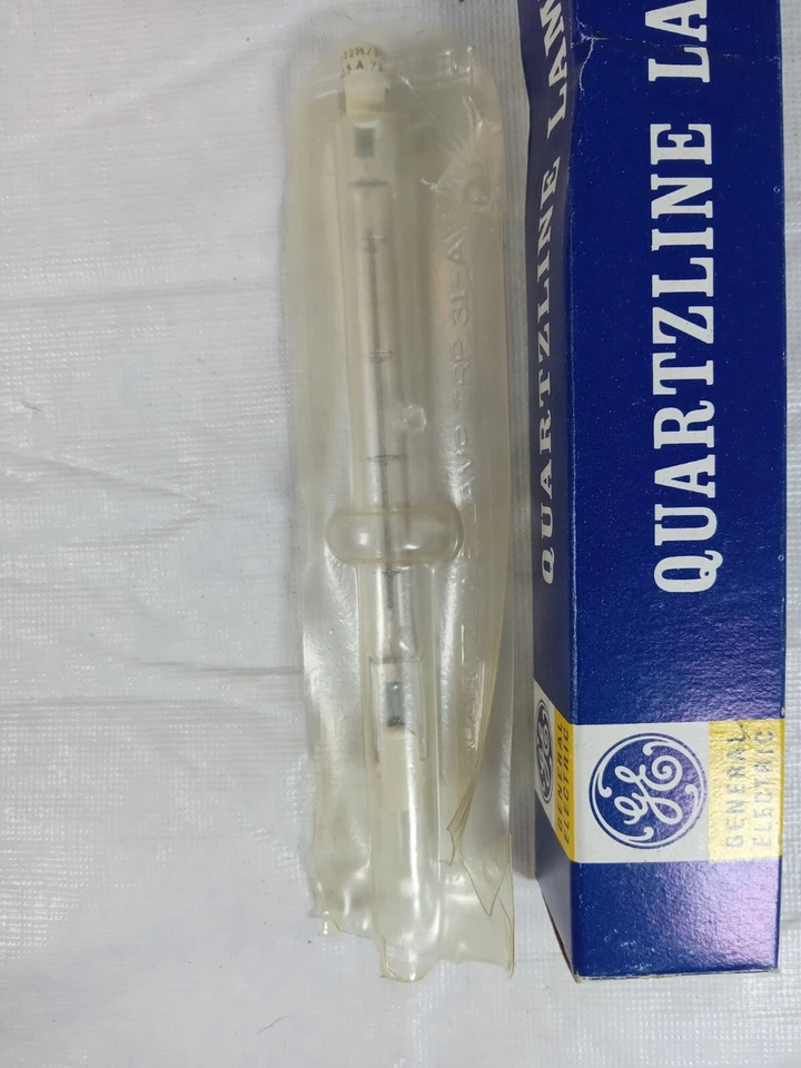 GE Q425T2 1/2 / 2CL 425W 120V General Electric Quartzline Lamp NOS Vintage - Image 2 of 4